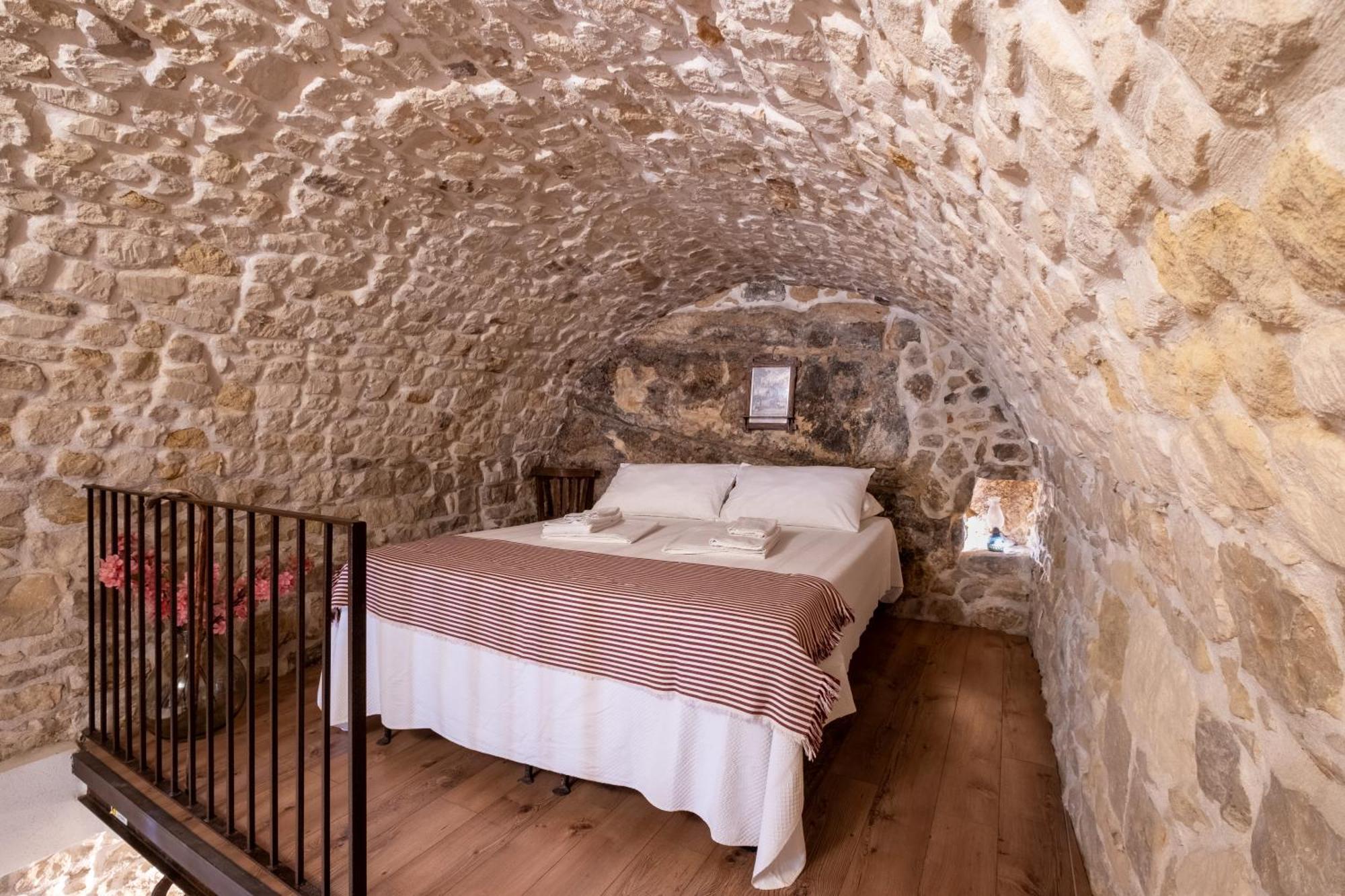 Si-Moutique, Le Case-Grotte Degli Avi 2 Модика Экстерьер фото